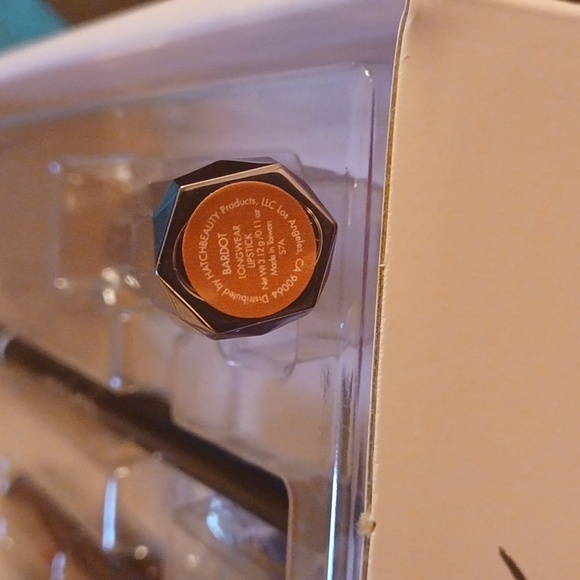 KRISTOFER BUCKLE Vanity Collection Volume 1 For Women's. - Picture 4 of 15